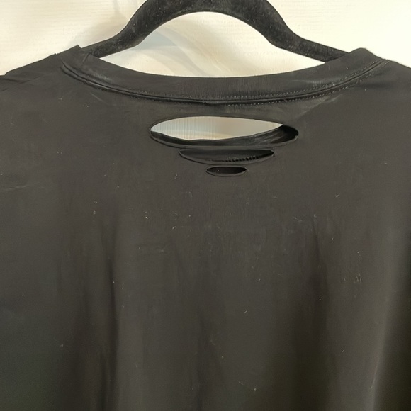 Distressed, crop top - Picture 3 of 3